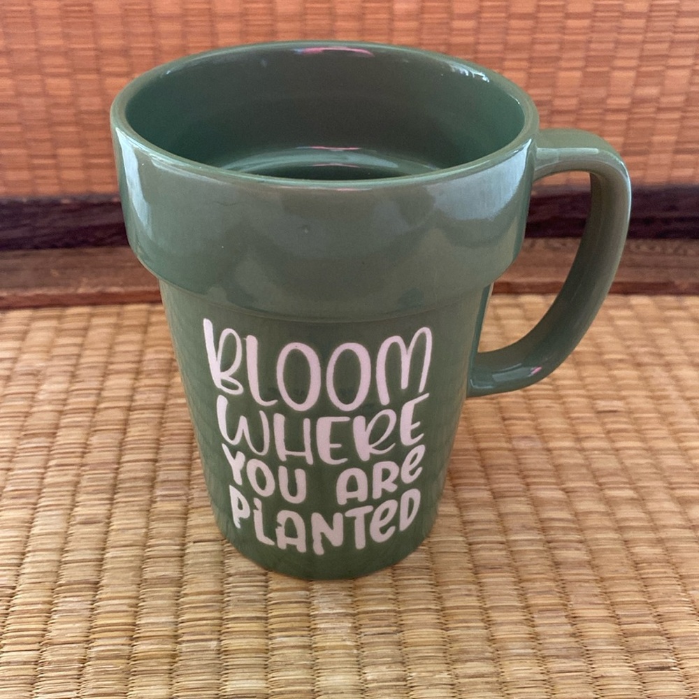 🆕TRUE LIVING: Bloom Where You are Planted Mug- 16 fl oz NWT